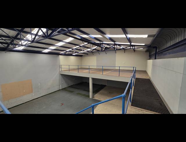360M² WAREHOUSE TO LET IN RIVERSIDE PARK